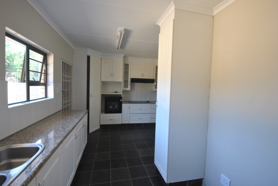 3 Bedroom Property for Sale in Bonza Bay Eastern Cape